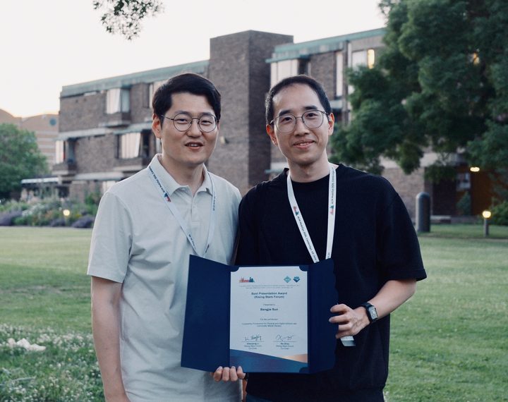 Bangjie Sun receiving the MobiSys 2026 Rising Stars Forum Best Presentation Award with advisor Jun Han